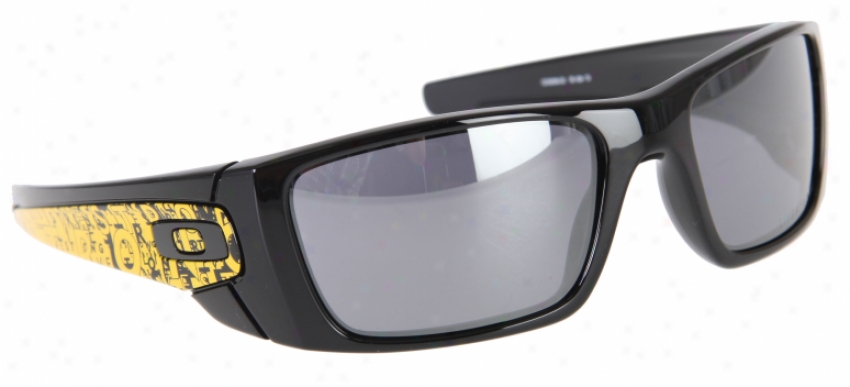 Oakley Fuel Cell Livestrong Sunglasses Polished Black/black Iridium Lens