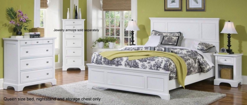 """3pc Queen Size Bed, Nightstand And Storage Chest Set In White Finish"""