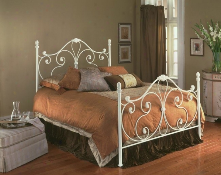 Aynsley Ivory Happy Metal King Bed W/bed Frame Head & Footboard