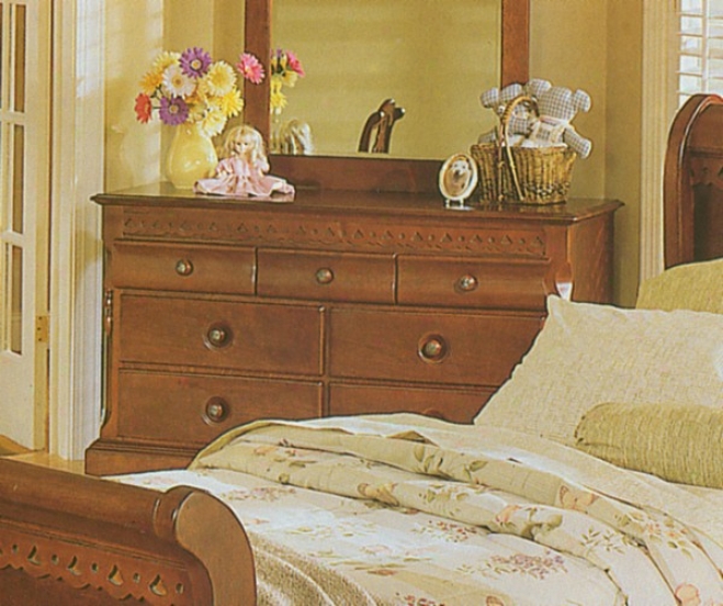 Classic Traditional Cherry Finish Solid Wood Stlragd Dresser