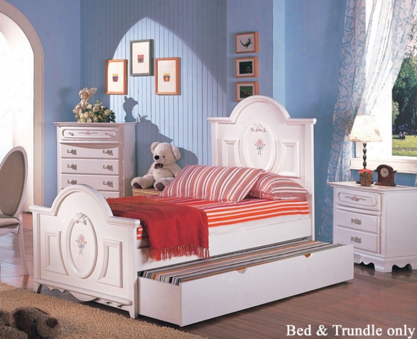 Full Size Bed With Trundle In Antiwue White Finish