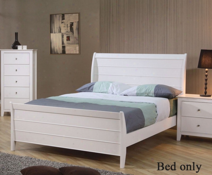 Full Sjze Sleigh Bed Cape Cod Style In White Finish