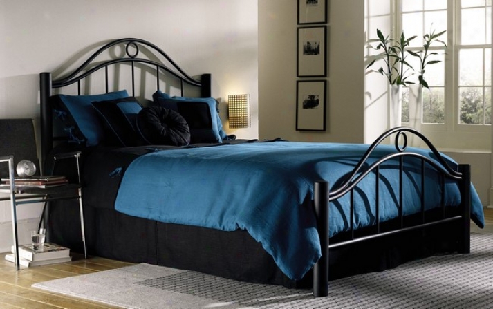 Linden Ebony Black Finish Queen Size Iron Metal Bed