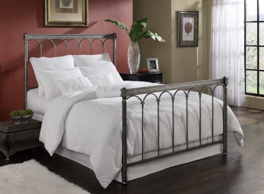 Queen Size Bed - Romano Traditional Design In Silver Gleam Finish