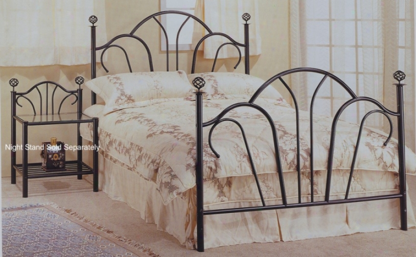 Queen Size Black Finish Metal Bed Headdboard And Footboard