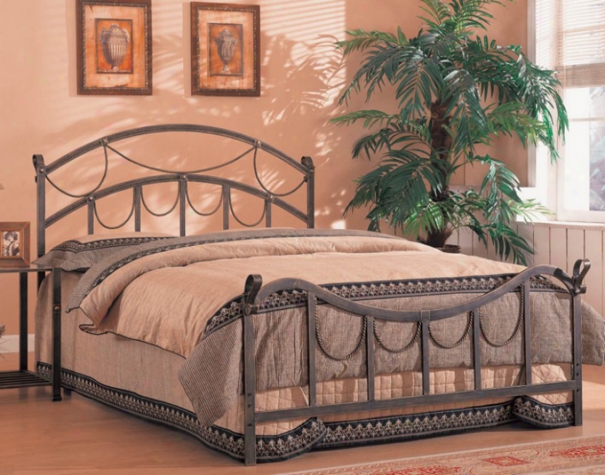 Queen Size Metal Bed Headboard And Footboard In Brass Finish