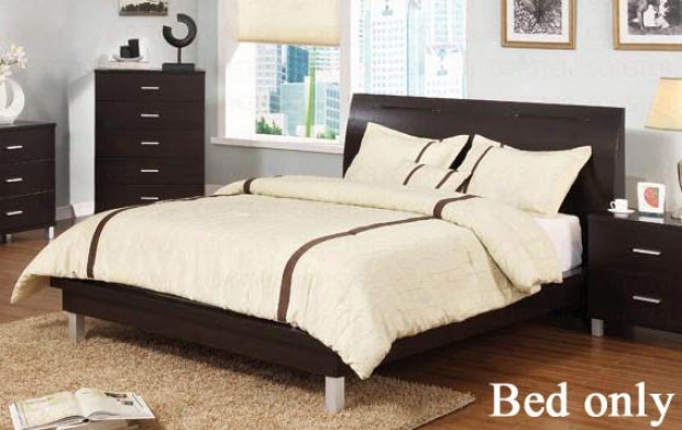 Queen Size Platform Bed With Metal Legs In Cappuccino Finish