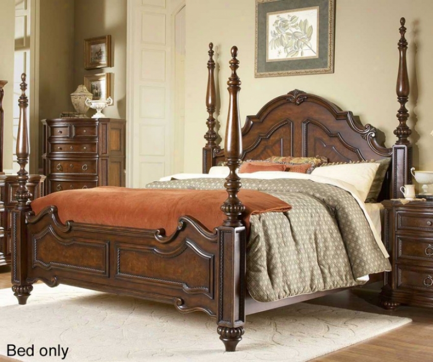 uQeen Size Poster Bed With Carvings In Warm Brown Finish