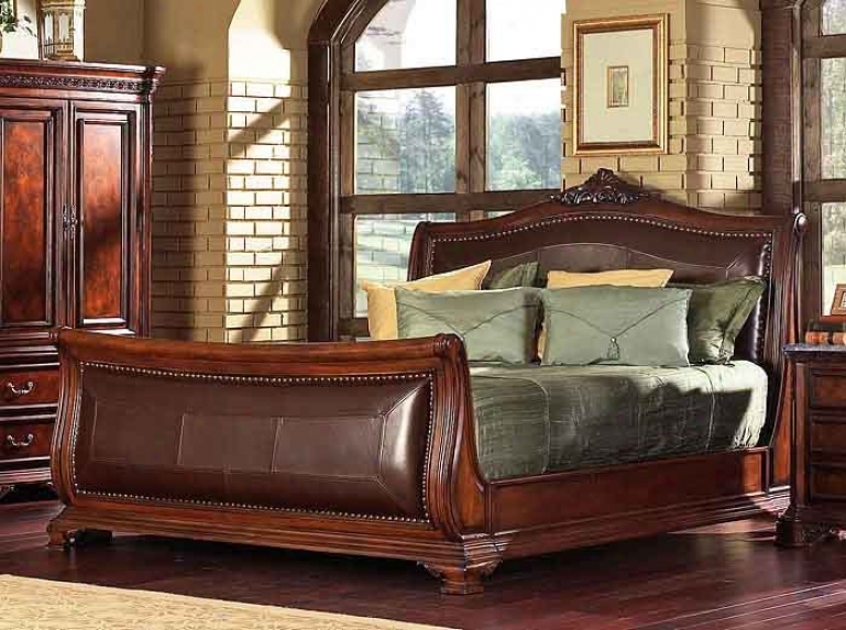 Queen Size Sleigh Bed In Cherry Finish