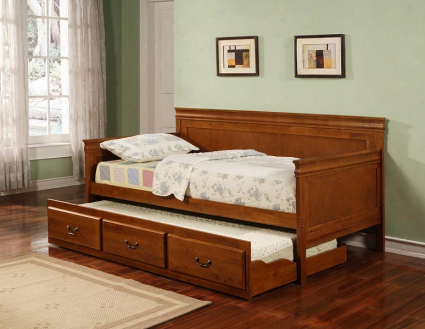 Traditional Style Oak Finish Daybed With Trundle