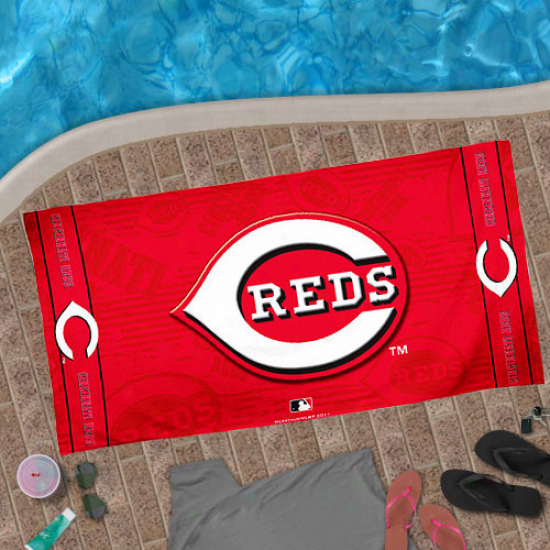 Cincinnati Reds 30'' X 60'' Red Beach Towel