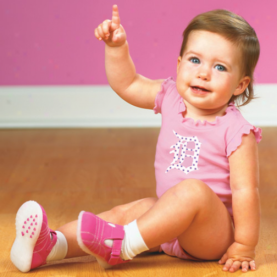 Detroit Tigers Infant Girls Pink Ruff Logo Creeper