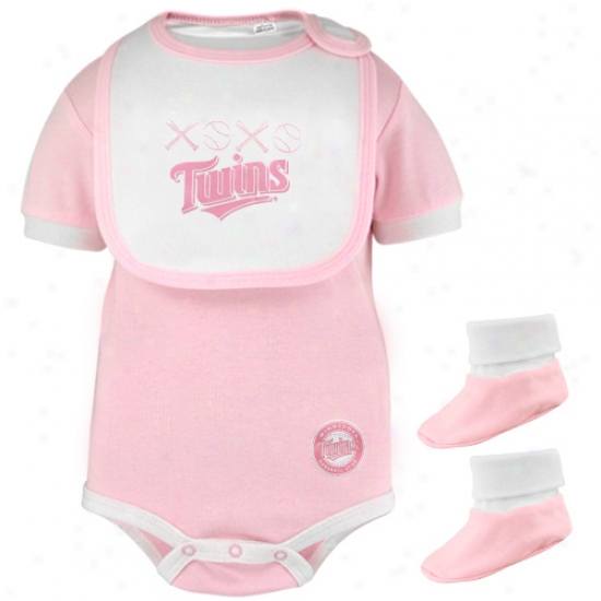 Majestic Minnesota Twins Babe Girls Pink 3-piece Sweetheart Creeper, Bib & Booties Set