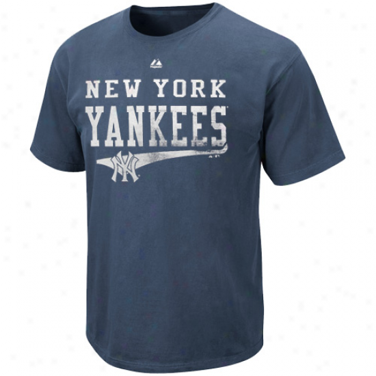 Majestic New York Yankees Empty Bullpen Pigment Dued T-shirt - Navy Blue