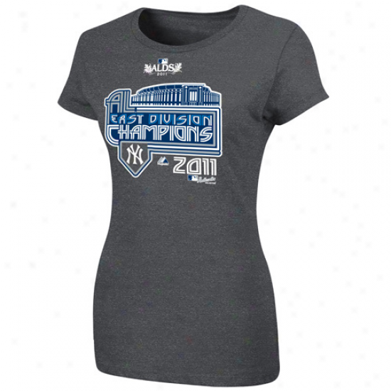 Majestic New York Yankees Ladies 2011 Al East Division Champions Clunhouse Locker Room T-shirt - Charcoal