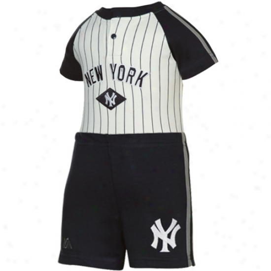 Majestic Nrw York Yankees White Pinstripe-navy Livid Creeper & Shorts Set