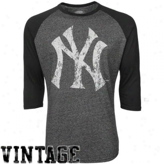 Majesfic Threads New York Yankees Cooperstown Three-quarter Sleeve Premium Raglan T-shirt - Charcoal-black