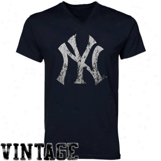 Majestic Threads Starting a~ York Yankees Cooperstown Premium V-meck T-shirt - Navy Blue