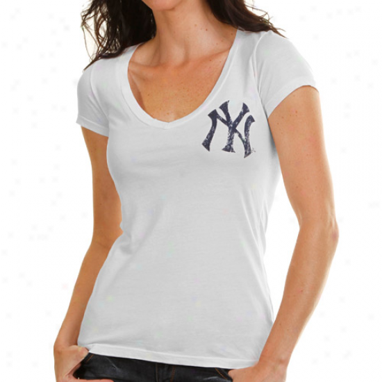 Majestic Threads New York Yankees Ladies No Strikes Premium V-neck T-shirt - White