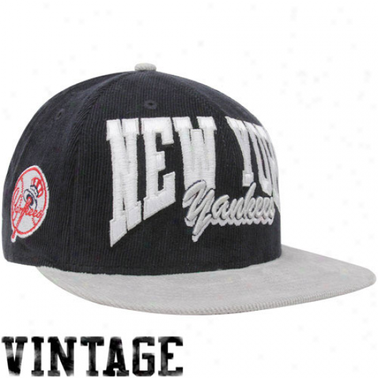 New Era Just discovered York Yankees Navy Blue-silver 9fifty Corduroy Snapback Adjustable Hat
