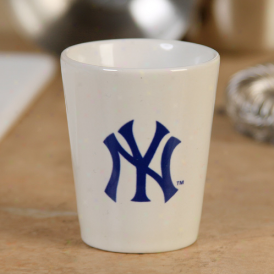 New York Yankees 2oz. Souvenir Ceramic Marksman Glass