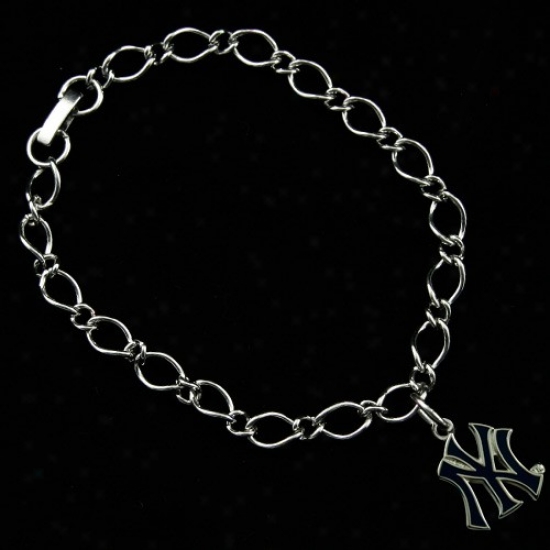 New York Yankees Ladies Silver-tone Charm Bracelet