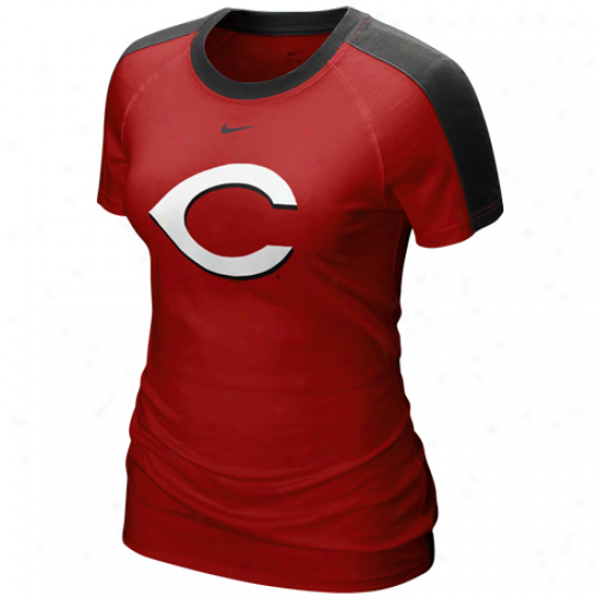 Nike Cincinnati Reds LadiesR ed 2011 Centerfield T-shirt