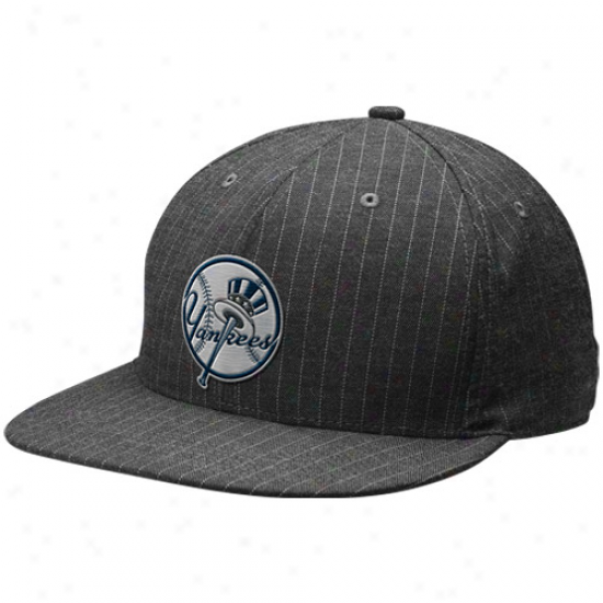 Nike New York Yankees Charcoal Pinstripe Swoosh Flex Fit Unisex Ha