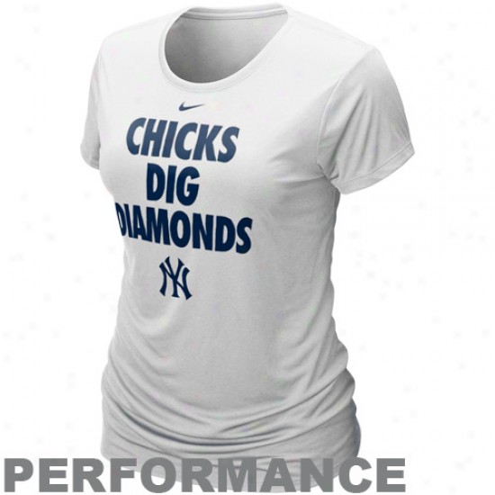 Nike New York Yankees Ladies Chicks Punch Diamonds White Performance T-shirt