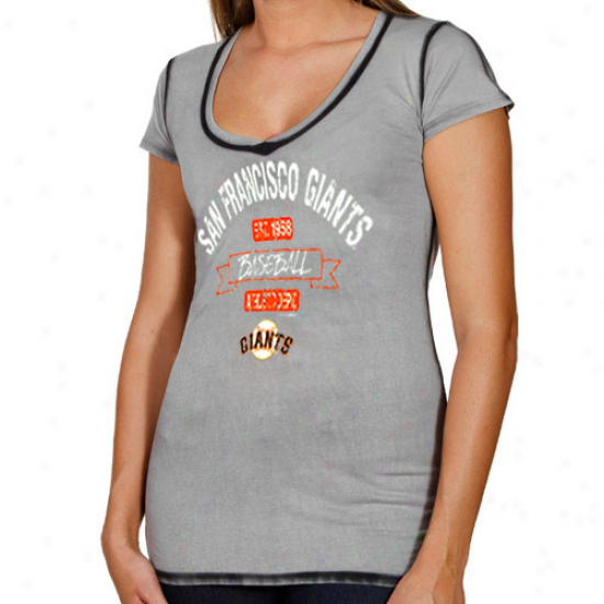 San Francisco Giants Ladiws Scar Wash Premium V-neck T-shirt - Gray