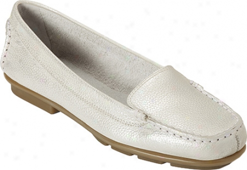 Aerosoles Nu Sunshine (women's) - Silver Leather