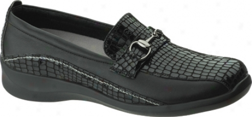 Aetrex Essence Ornamented Slip On (women's) - Black Alligator Textured Leather