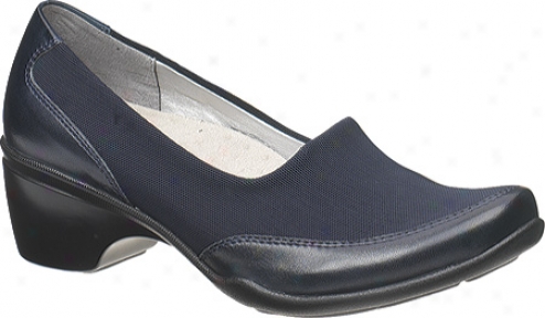 Hush Puppies Illustrious (women's) - Navy Leather /stretch