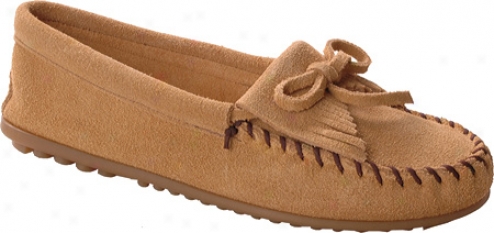 Minnetonka Kilty Suede Moc Hardsole (women's) - Tan Suede