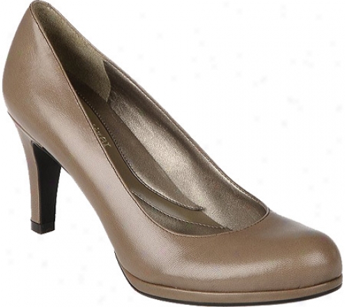 Naturalizer Lennox (women's) - Malt Taupe Kid Leather