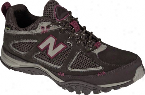 New Balance Wo900 (women's) - Brown/maroon