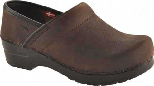 Sanita Clogs Professional Lisbeth Closed (women's) - Antique Brown