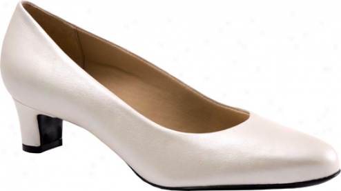Trotters Janna (women's) - White Pearl Soft Kid Leather