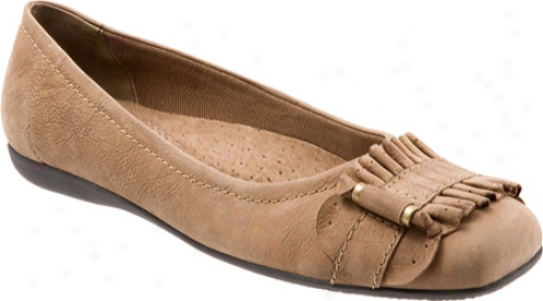 Trotters Sydnei (women's) - Dark Sand Antique Goat Leather