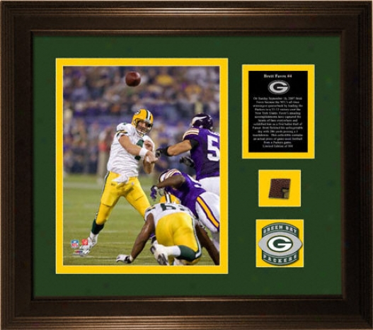 Brett Favre Green Bay Packers - Touchdown Record - Framed 8x10 Photograph With Game Used Football Piece, Team Medallion And Descriptive Dish