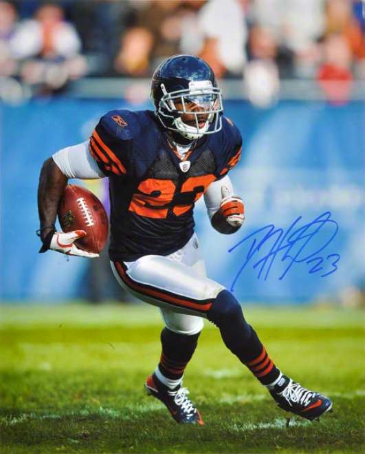 Devin Hest3r Autographed 16x20 Photograph  Details: Chicago Bears, Vertical, Running