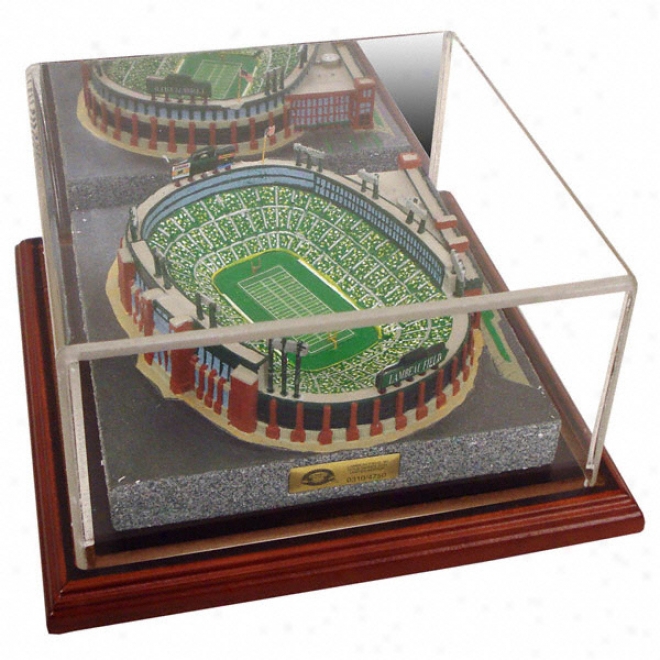 Green Bay Packers Lambeau Field Replica With Case - Gold Series