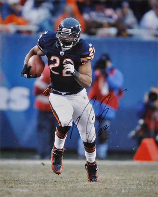 Matt Forte Autographed 16x20 Phtoograph  Details: Chicago Bears, Vertical, Running