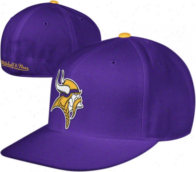 Minnesota Vikings Mifchell & Ness Thrlwback Basic Logo Fitted Hat