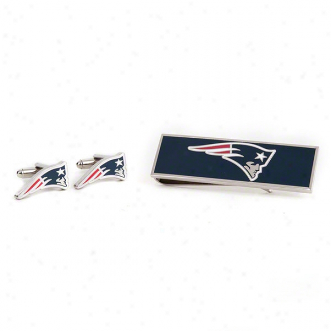 New England Patriots CufflinksA nd Wealth Clip Gift Set