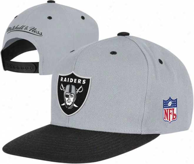 Oakland Raiders Motchell & Ness Throwback Standard 2 Toee Adjustable Snapback Hat