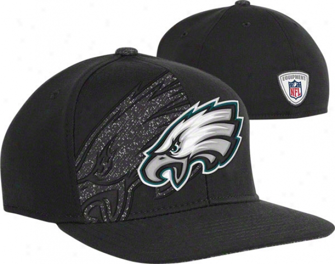 Philadelphia Eagles Youth Hat: 2011 Player Sidrline 2nd Season Even Brim Flex Har