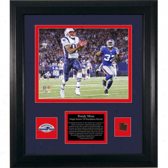 Randy Moss New England Patriots - Touchdown Record - Fram3d 8x10 Photograph With Game Used Football Piece, Team Medallion And Descriptive Plate