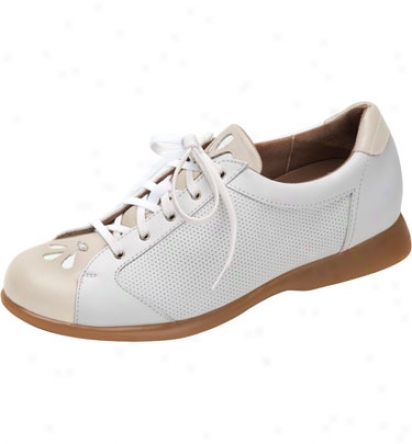 Sandbaggers Womens Deb Golf Shoes (almond)