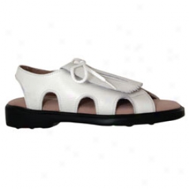 Sandbaggers Womens Kiltie Sandal (white)